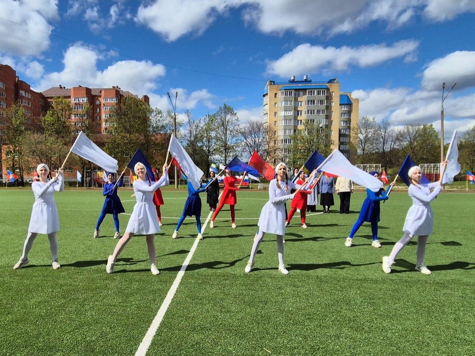 Выступление ансамбля и футбольный матч: как прошло открытие стадиона в Черноголовке