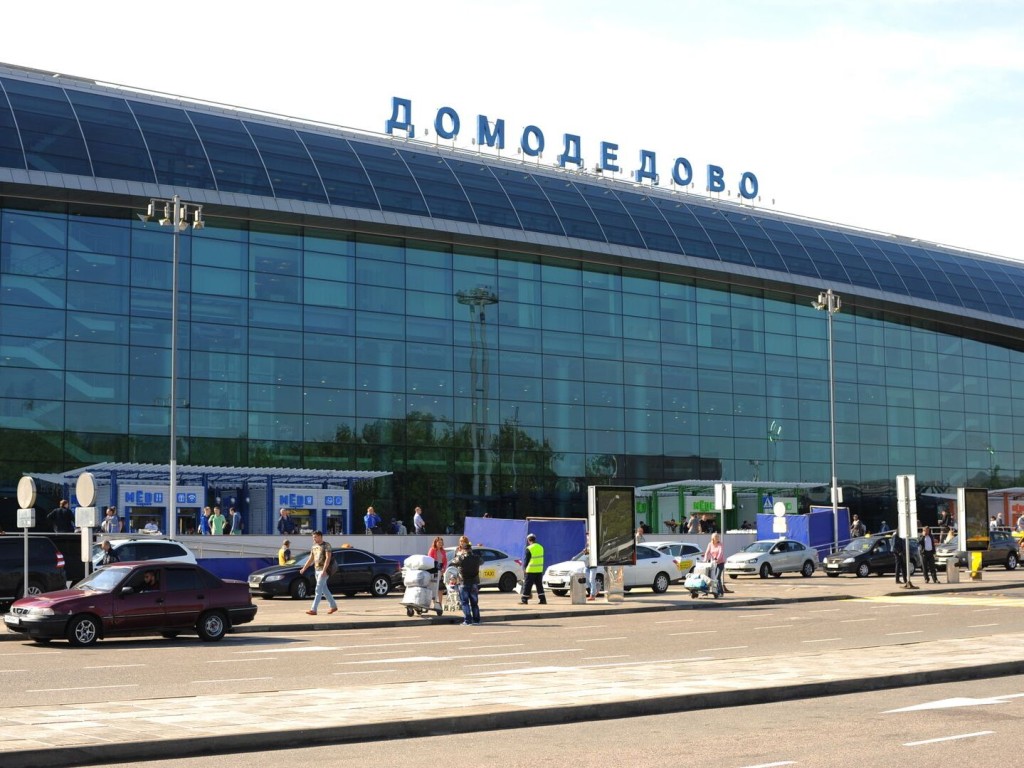 В аэропорту Домодедово сняли ограничения на полеты