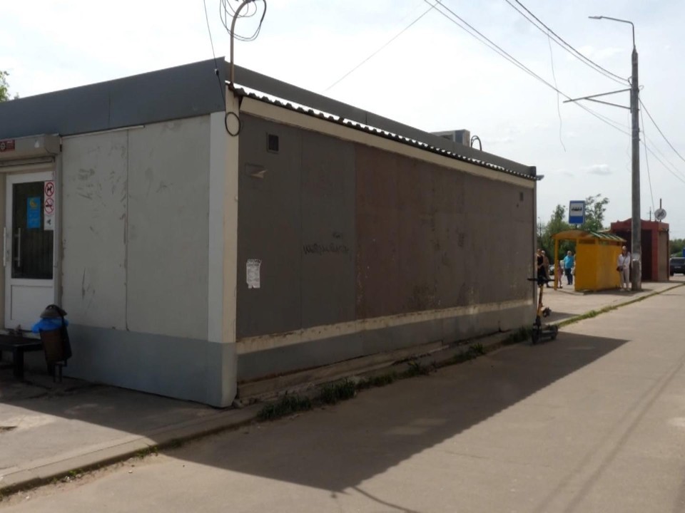На Скобянке снесли незаконный павильон, который строили по ночам