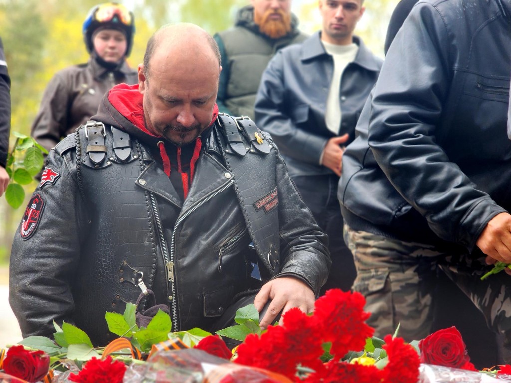 Байкеры клуба «Ночные Волки» почтили память тружеников тыла в Дубне