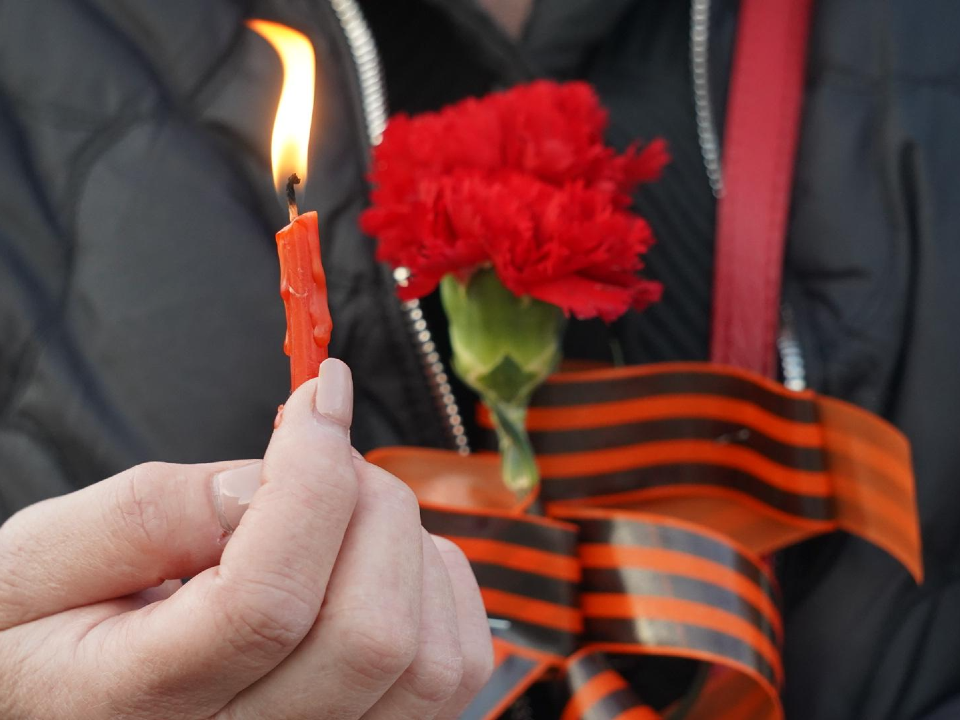 Более тысячи свечей зажгли в парке Победы в Павловском Посаде