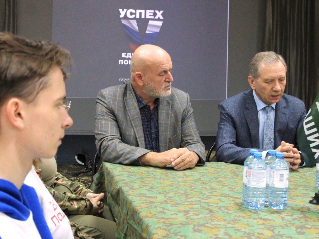Дважды освобожденный: молодым активистам Ступина передали эстафету памяти о Мариуполе