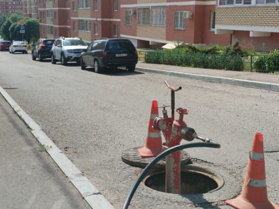 В Жегалове промывают сети холодного водоснабжения