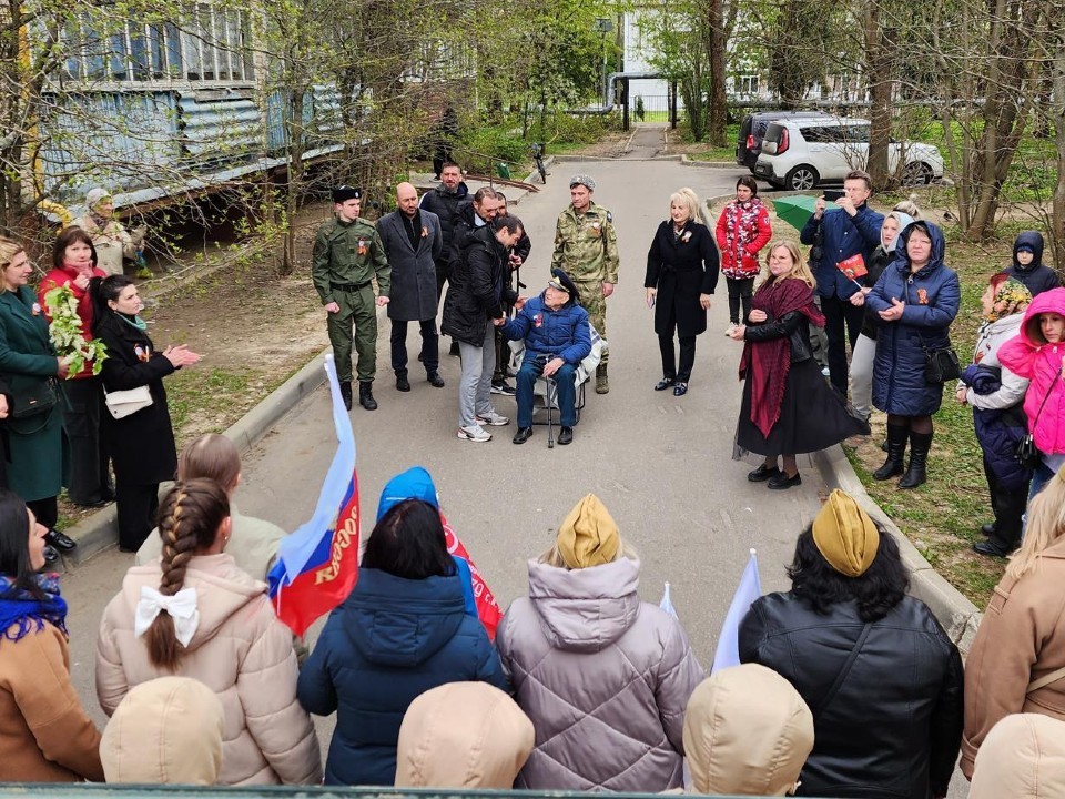 В Тимоново организовали особенный концерт для ветерана ВОВ