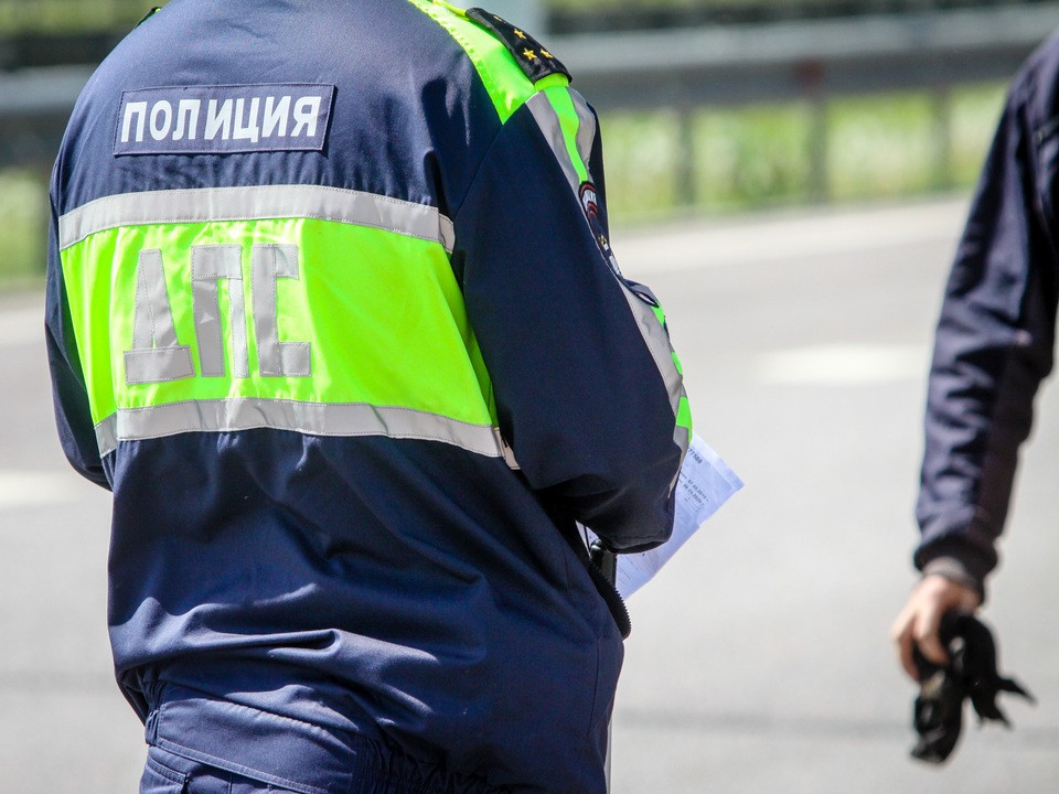 В Кашире разыскивают очевидцев ДТП с поливальной машиной, снесшей отбойник