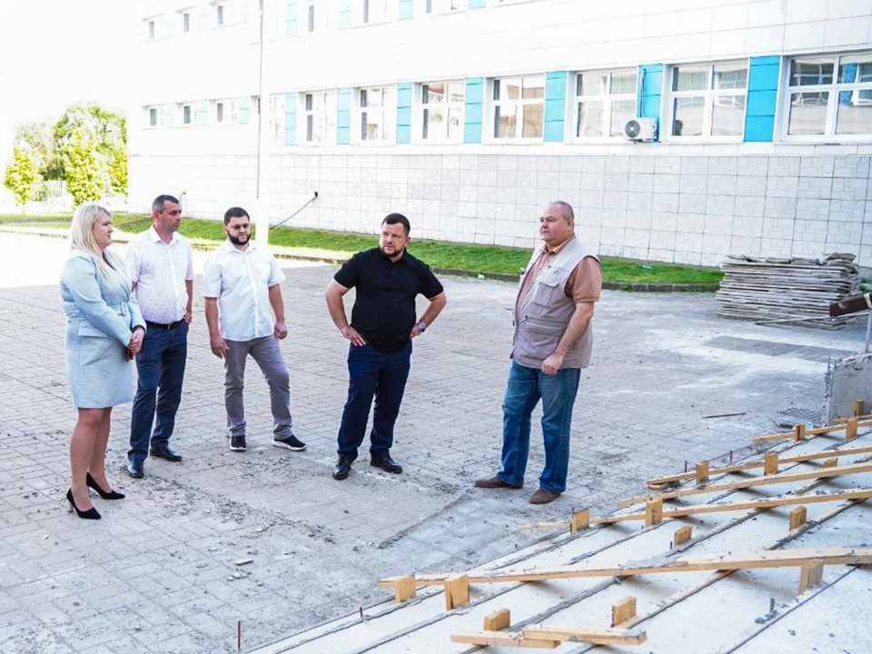 В рошальском лицее обновят входные группы