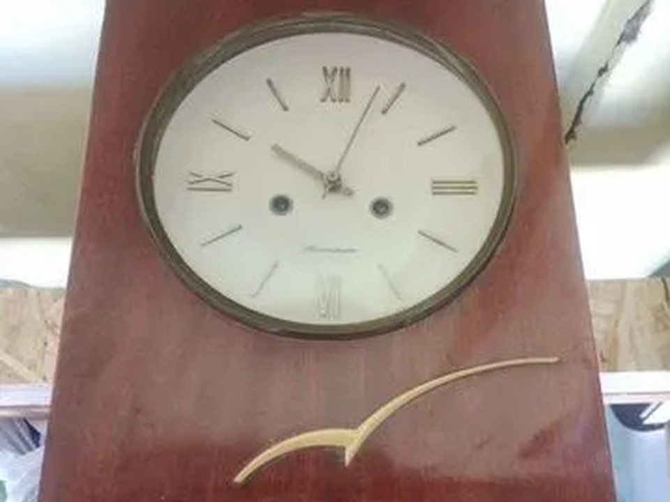 В Лыткарине продают антикварные настенные часы