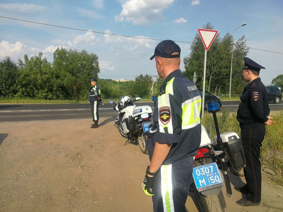 Автоинспекторы Лотошина вычислят малолетних гонщиков на скутерах и мопедах