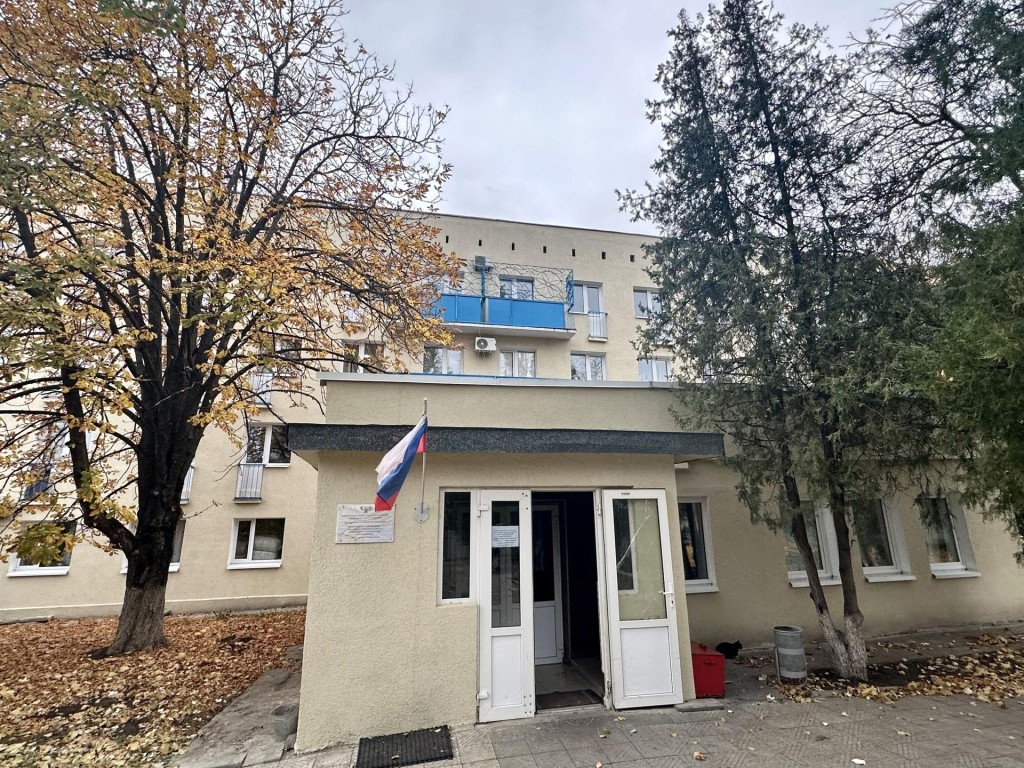 Подмосковные специалисты на 85% завершили восстановление Дома Ветеранов в Мариуполе