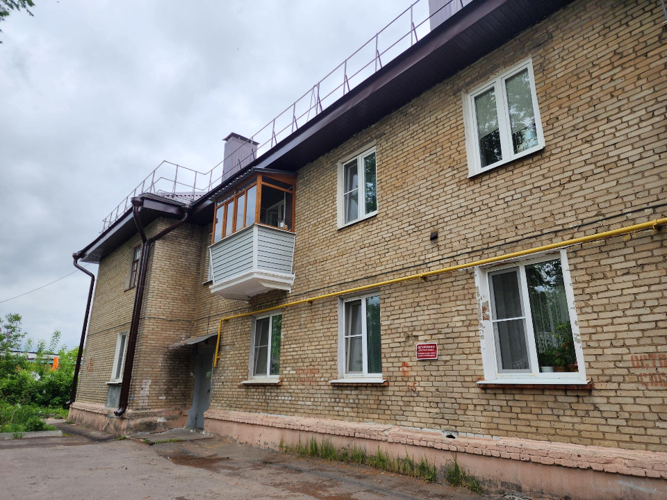 В Электростали, в доме 1952 года постройки полностью заменили кровлю