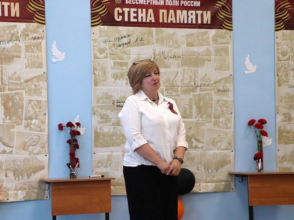 Школьники Волоколамска символически расписались на «стене Рейхстага»