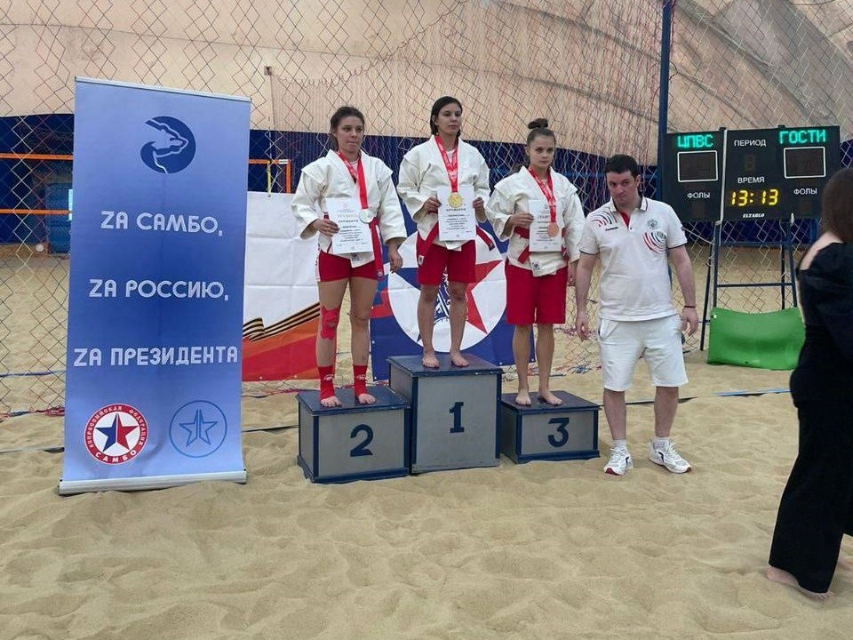 Серпуховская спортсменка завоевала серебро на чемпионате по пляжному самбо