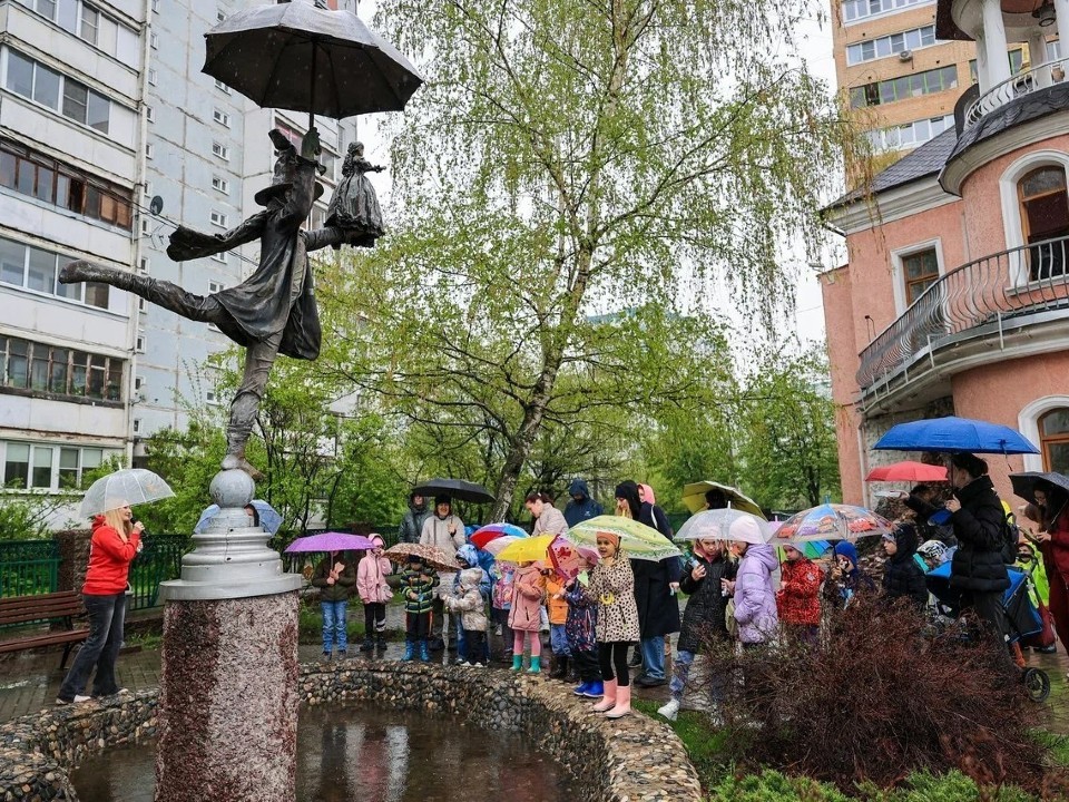 Погода не помешала запустить фонтан «Оле-Лукойе» в Мытищах