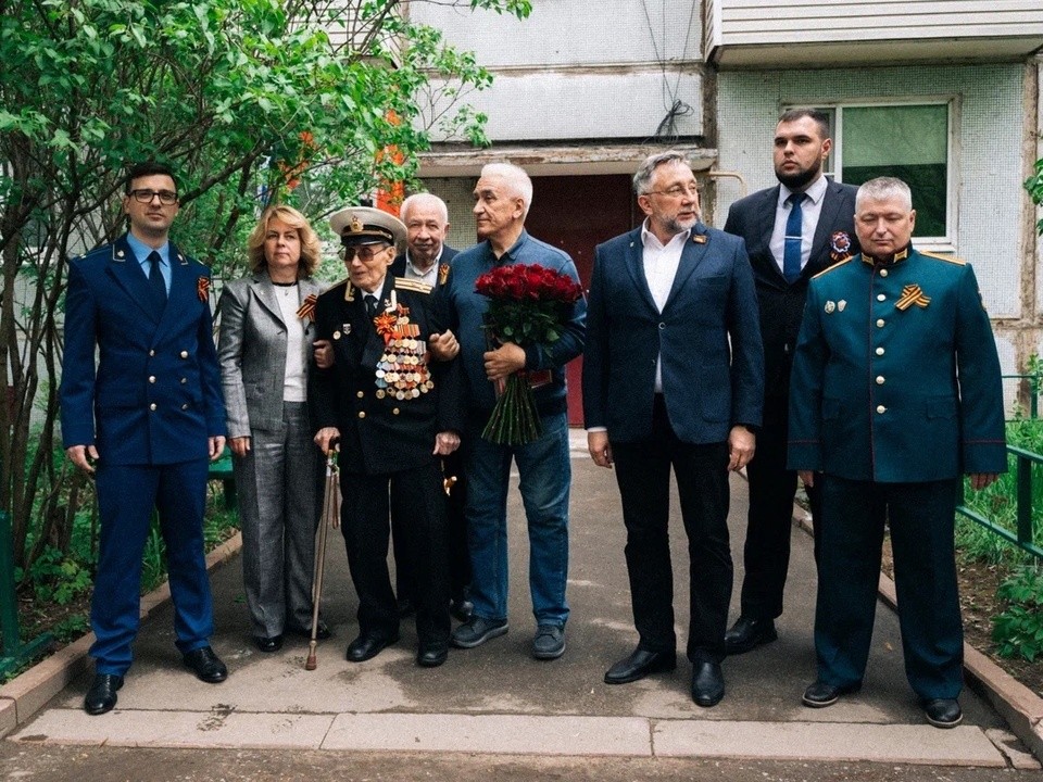 В селе Ям прошел парад у дома ветерана Великой Отечественной войны
