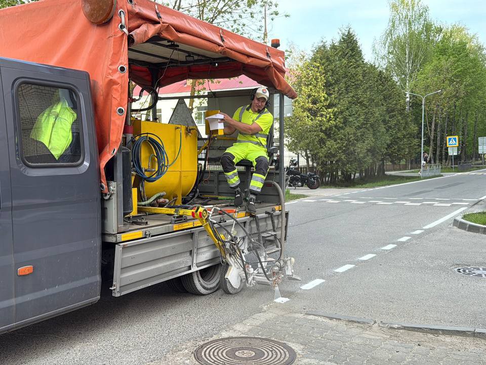 В Дубне началось активное обновление дорожной разметки
