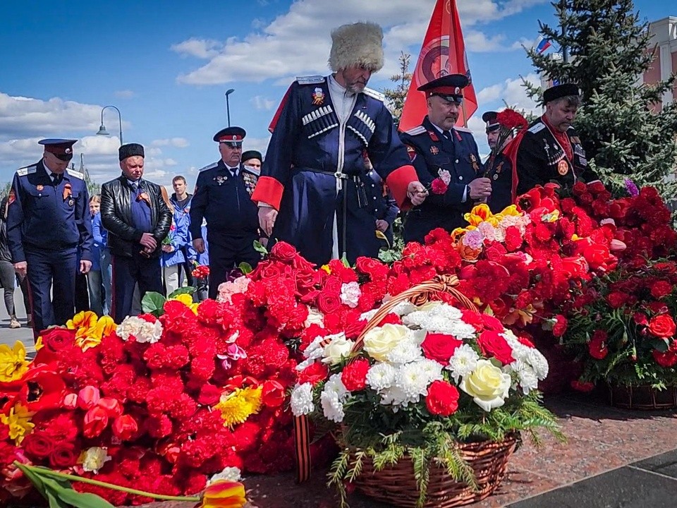 Солдатская каша, цветы и ретромашины: как в Бронницах праздновали День Победы