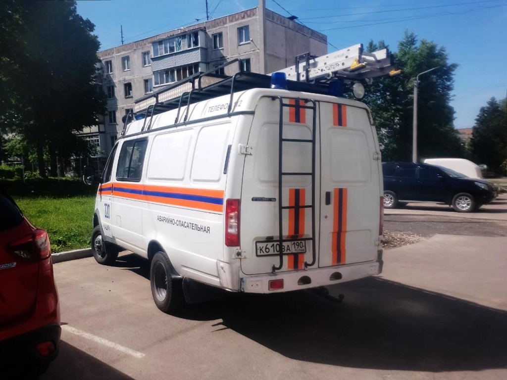 В Кашире спасатели помогли медикам госпитализировать мужчину с внутренним кровотечением
