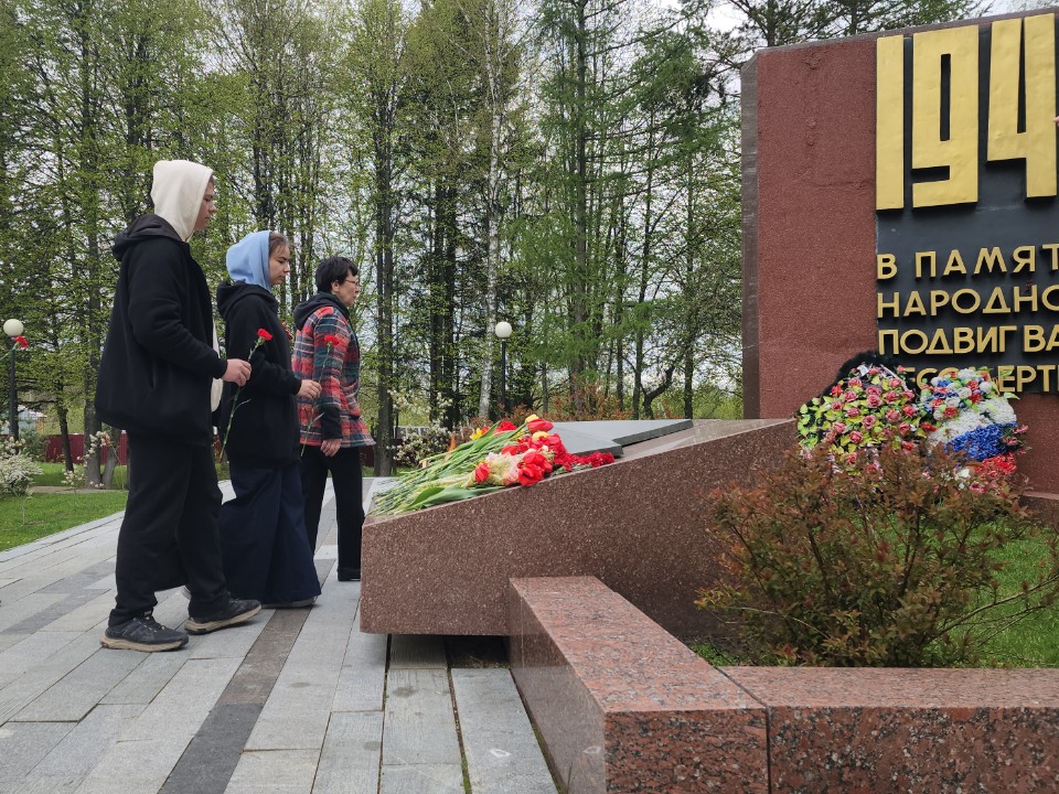 Потомки бойцов Панфиловской дивизии почтили память предков под Волоколамском