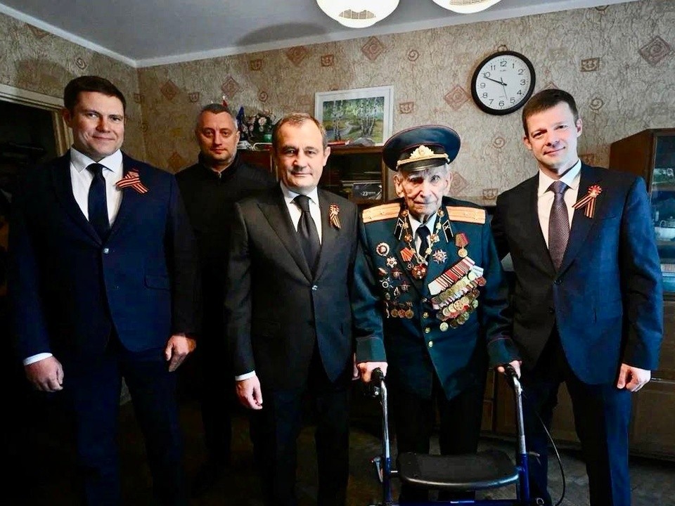 Игорь Брынцалов поздравил ветерана Великой Отечественной войны с Днем Победы