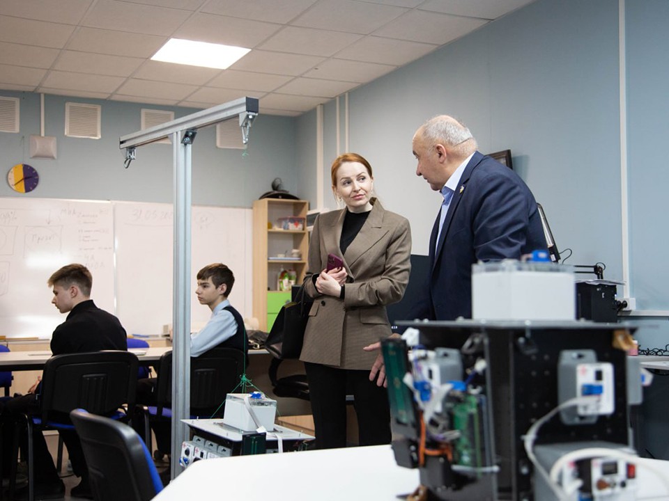 Достижения школьников Звездного городка оценила замруководителя Роскосмоса