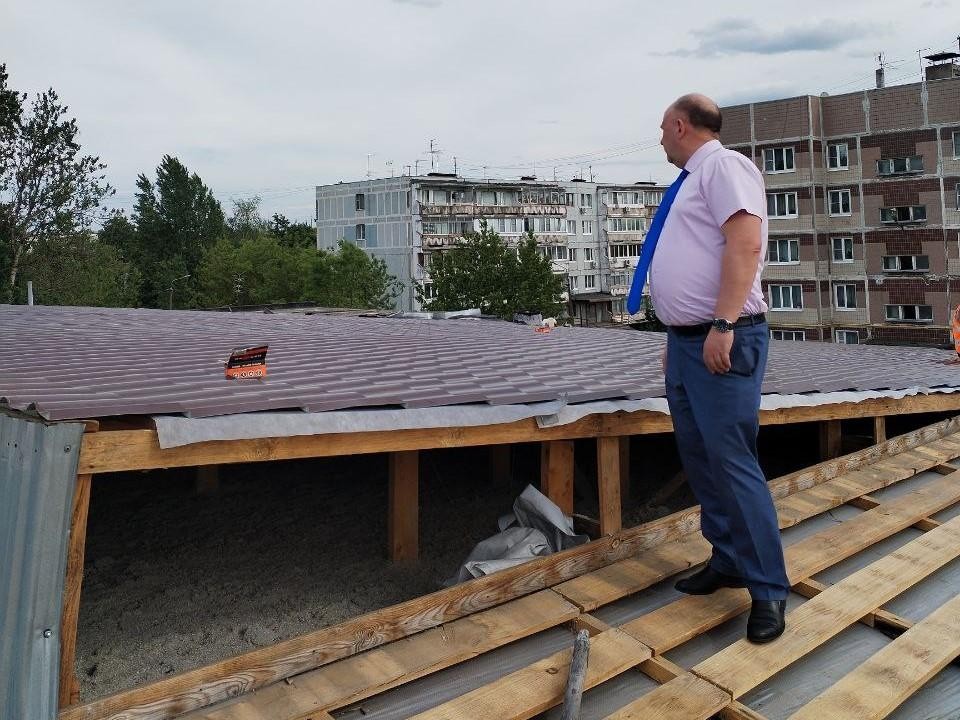 Замглавы Богородского округа проверил ход ремонта в культурно-спортивном комплексе в Бунькове