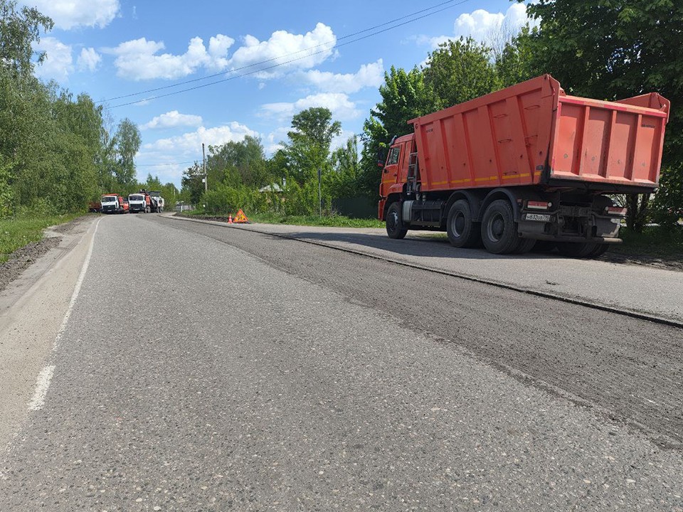 В Рошале начали ремонтировать дорогу на Железнодорожной улице