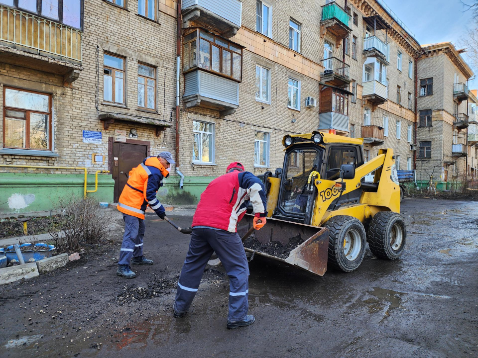 В каких электростальских дворах до конца года уложат новый асфальт