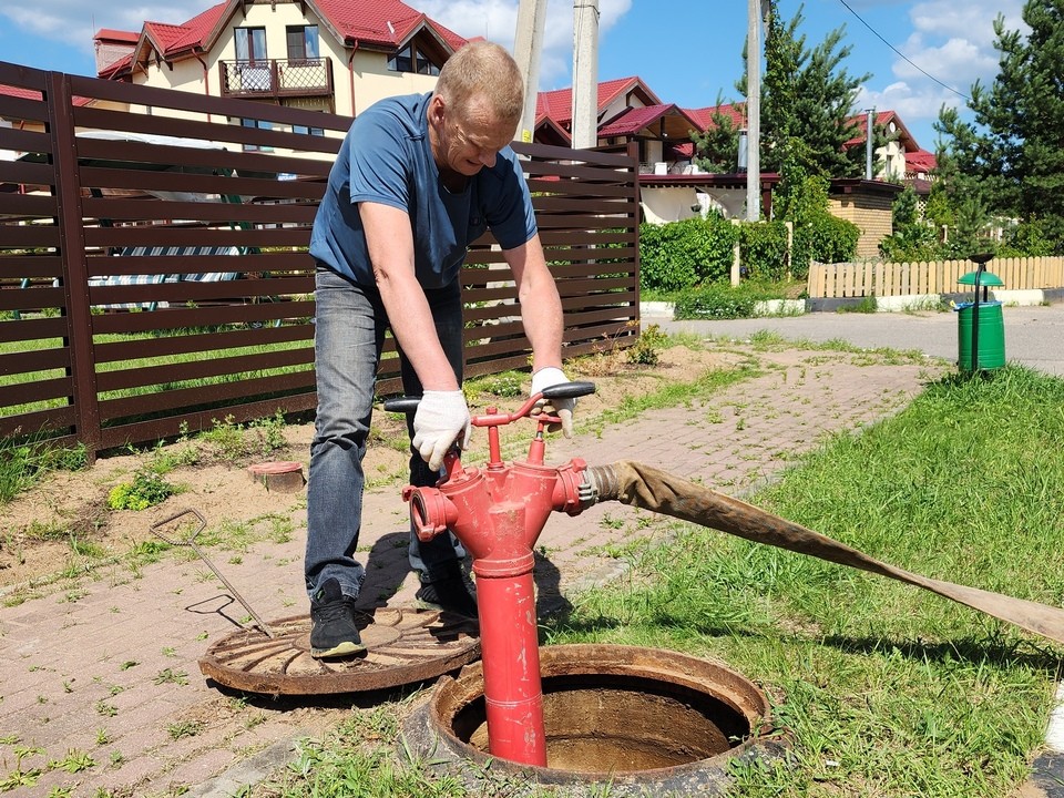 В Клину промывают водопровод на шести улицах
