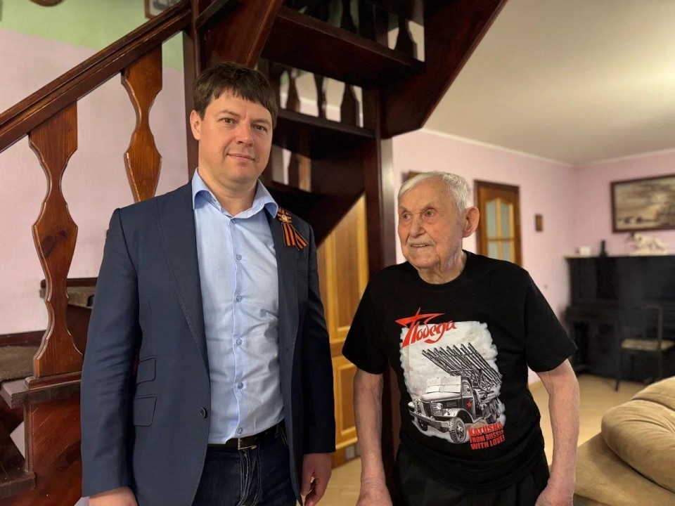 Министр Мурашов поздравил 101-летнего ветерана ВОВ из Красногорска с Днем Победы