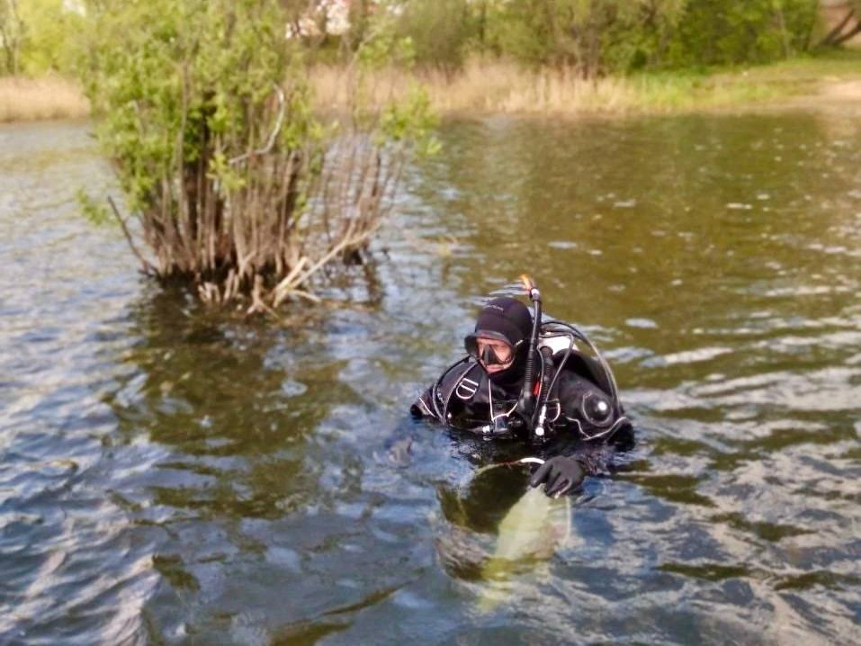 Водолазам пришлось опуститься на дно Кореневского карьера