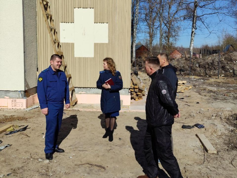 Прокуратура проверила строительство медпункта в поселке Пустоши