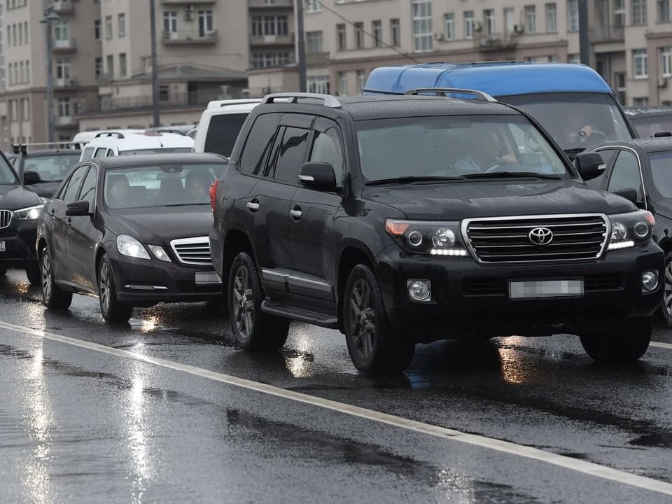 Водителей попросили воздержаться от поездок на летней резине