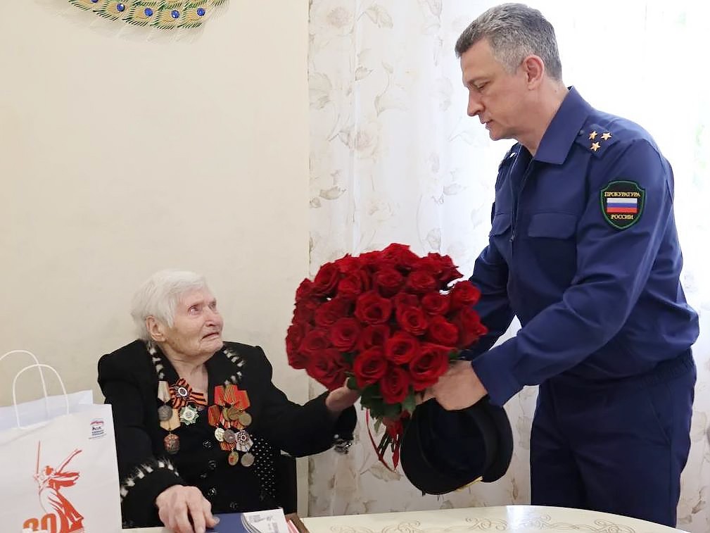 В Ступине с наступающим Днем Победы поздравили фронтовую медсестру Тамару Шалимову