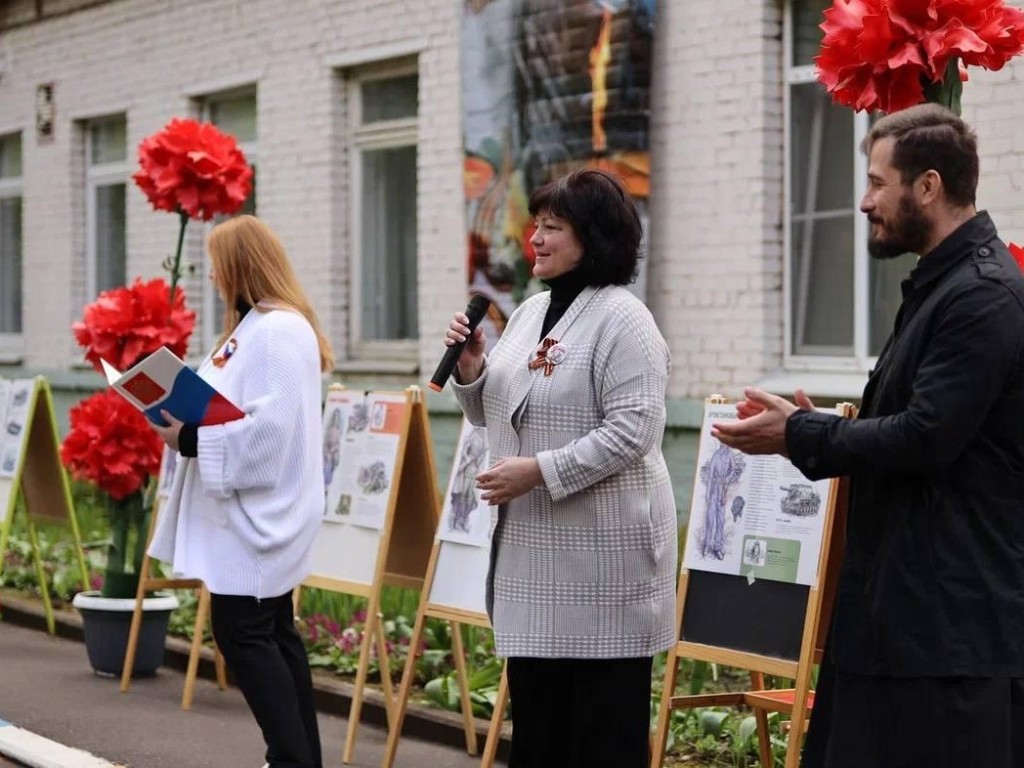 В дошкольном отделении гимназии №5 маленькие патриоты провели свой первый парад