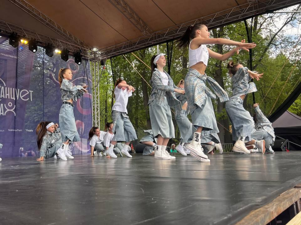 В парке «Скитские пруды» провели III фестиваль «Город танцует в парках»