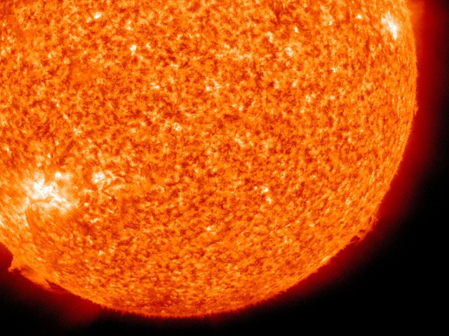 Новые вспышки С-класса произошли на Солнце 28 мая: прогноз магнитных бурь на 29 мая