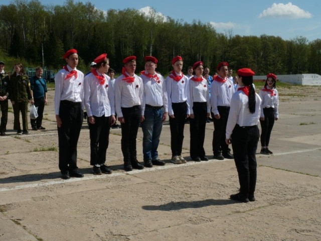 Дети с ОВЗ собрали автомат и прошли полосу препятствий на «Зарничке» в Шарапово