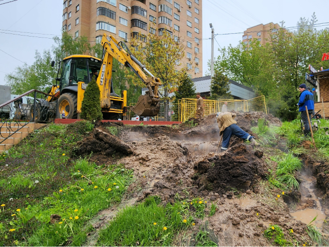 Территорию возле Барашкинского пруда в Химках восстановят после прорыва трубопровода