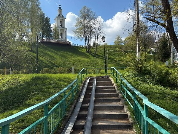 Пандус на пешеходном мосту в Верее заменили после обращения жителей