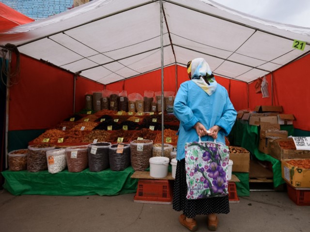 С улиц Лосино-Петровского уберут 16 нестационарных торговых объектов