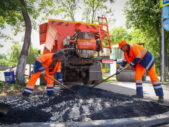 Благоустройство двора на улице Красный Октябрь скоро завершится
