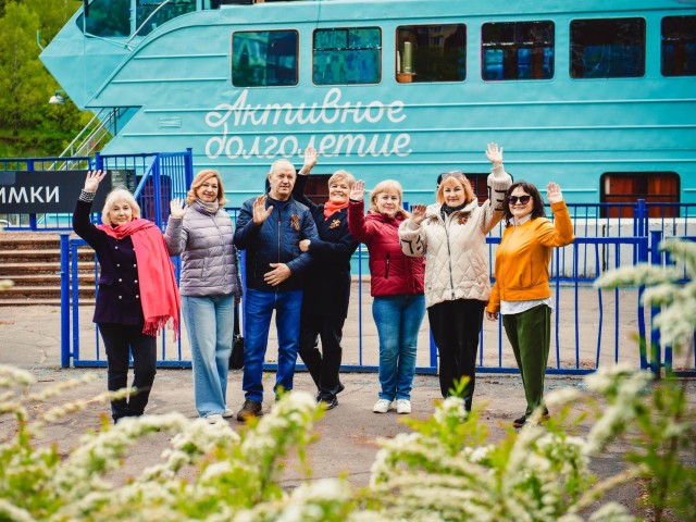В экскурсию к Северному речному вокзалу отправились 30 участников «Активного долголетия» из Химок