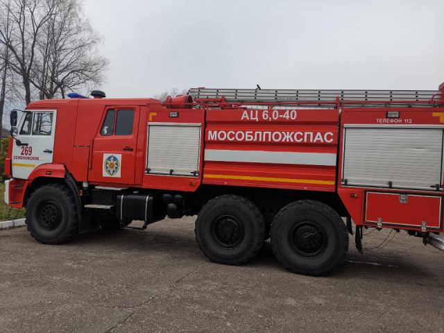Подмосковные спасатели оперативно потушили пожар в дачном доме в Ступино