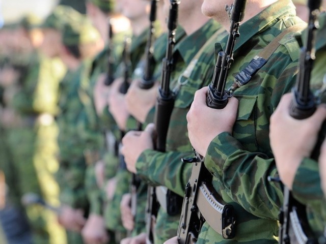 Высокое денежное довольствие получают серпуховичи, подписавшие контракт с армией России