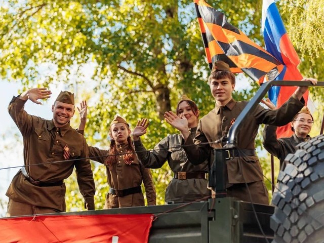 В Орехово-Зуеве агитбригады поздравили ветеранов Великой Отечественной войны