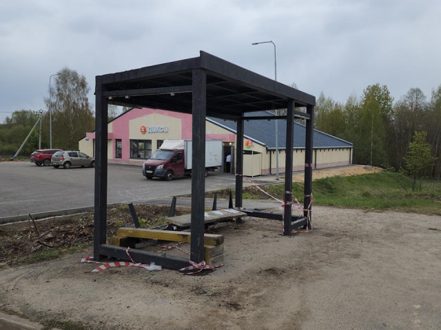 Автобусную остановку в современном дизайне устанавливают в Здехове
