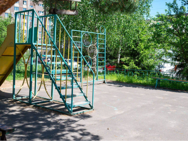 Игровой комплекс на улице Полевой обезопасят по просьбе жителей