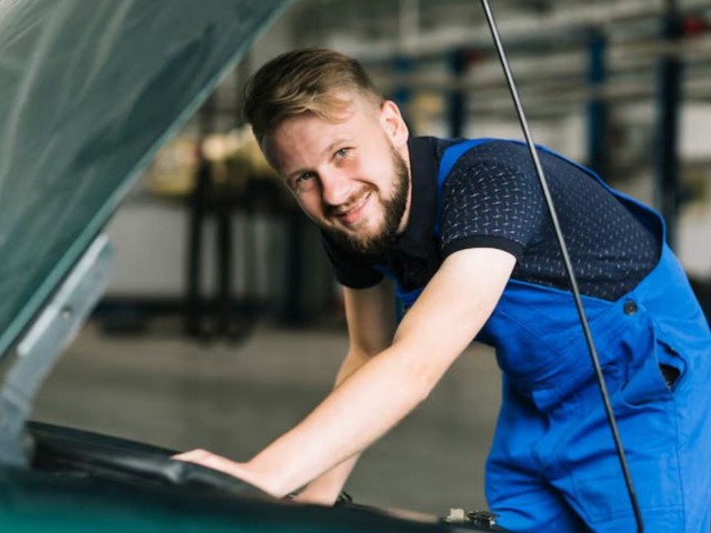 Автомеханик из Талдома рассказал, как подготовить машину к жаре
