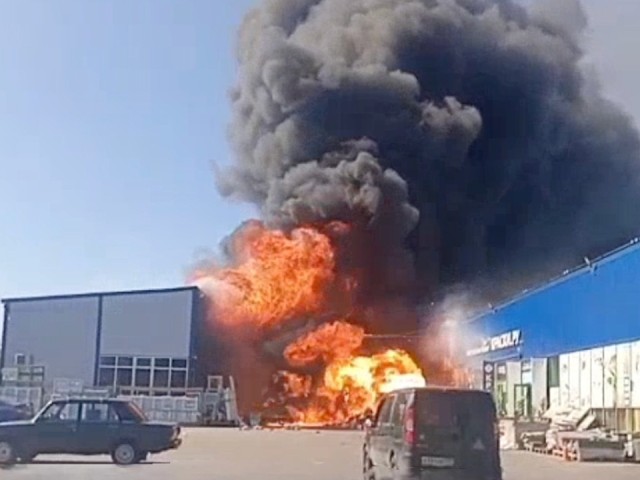 Прокуратура контролирует установление обстоятельств пожара на рынке Солнечногорска