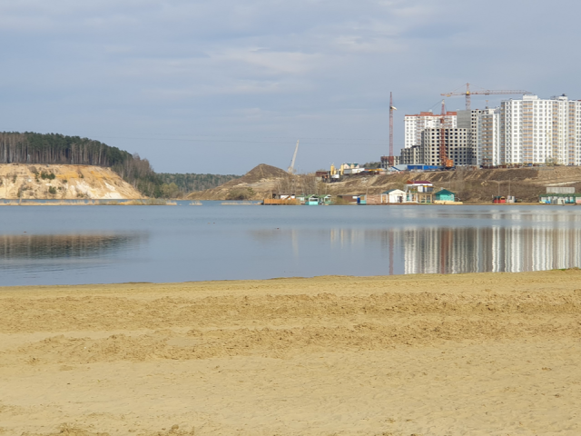 Дзержинцы могут внести вклад в уборку берега городского карьера